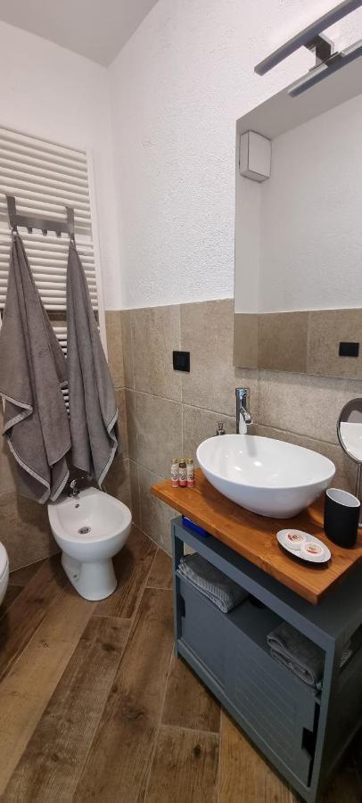 Lo Noyer Et Les Roses Bed & Breakfast Saint Nicolas Exterior photo