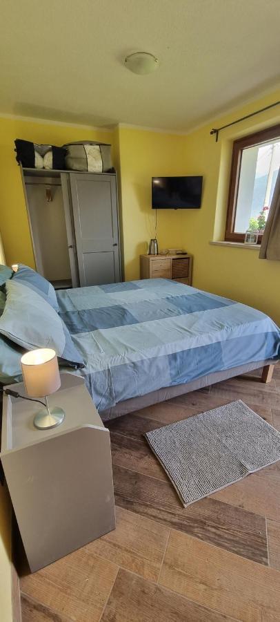 Lo Noyer Et Les Roses Bed & Breakfast Saint Nicolas Exterior photo